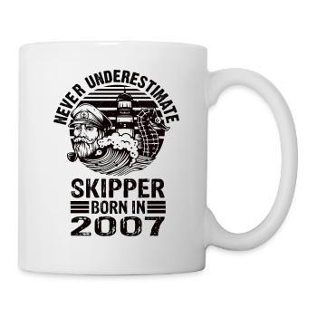 Never Underestimate Skipper né en 2007 - Mug blanc - blanc - Droite