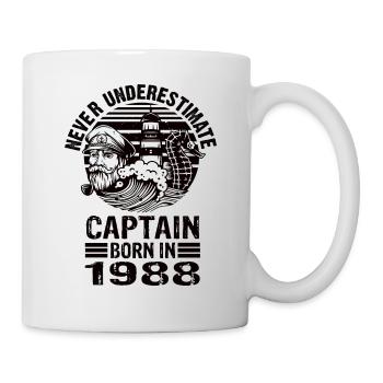 Never Underestimate Captain born in 1988 - Tasse - Weiß - Rechts