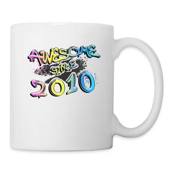 Génial depuis 2010 Graffiti Motif - Mug blanc - blanc - Droite