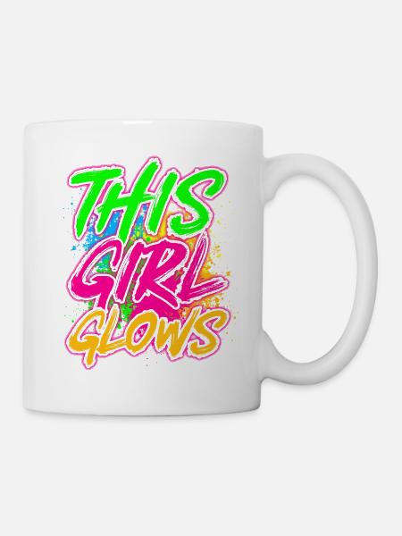 This Girl Glows Party 80s vintage colorful - Mug - white
