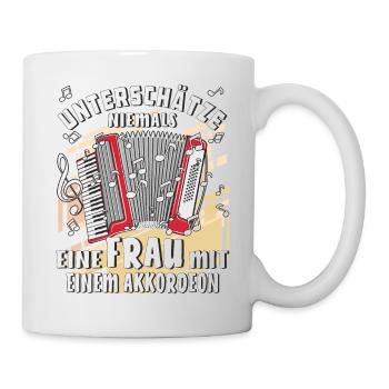 UNTERSCHÄTZE NIEMALS EINE FRAU MIT EINEM AKKOR - Tasse - Weiß - Rechts
