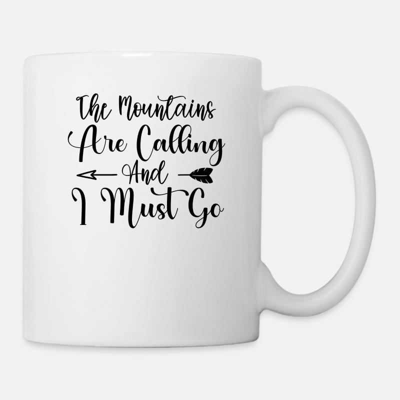 Die Berge rufen Wandershirt - Tasse - Weiß