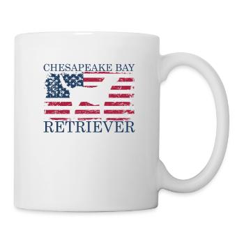 Chesapeake Bay Retriever avec drapeau des États-Unis - Mug blanc - blanc - Droite
