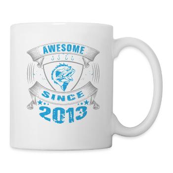 Awesome since 2013. Angel, Angler Geburtstag - Tasse - Weiß - Rechts