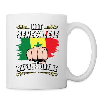 Pas sénégalais mais touriste de voyage solidaire - Mug blanc - blanc - Droite