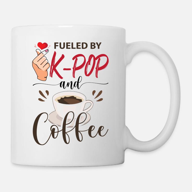 Angetrieben von K-Pop und Kaffee - Tasse - Weiß