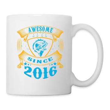 Awesome since 2016. Angel, Angler Geburtstag - Tasse - Weiß - Rechts