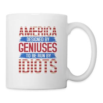 L’AMÉRIQUE CONÇUE PAR DES GÉNIES IDIOTS - Mug blanc - blanc - Droite