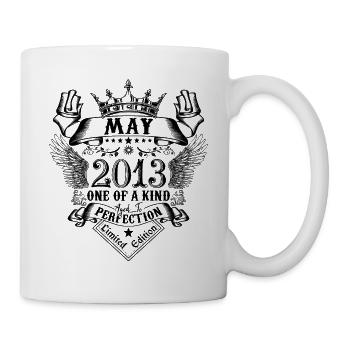 Geburtstag Mai 2013 geboren im Mai 2013 - Tasse - Weiß - Rechts