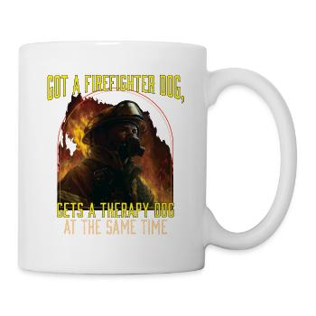 Un chien de pompier obtient un chien de thérapie au - Mug blanc - blanc - Droite