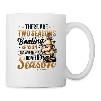 Warten Auf Die Bootssaison, Bootsführer - Tasse - Weiß - Rechts