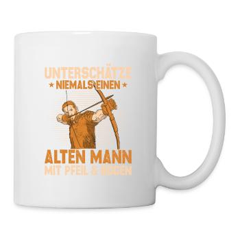 Unterschätze niemals einen Mann mit Pfeil & Bogen - Tasse - Weiß - Rechts