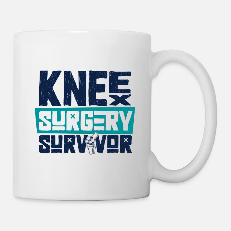 Überlebender einer Knie OP - Tasse - Weiß