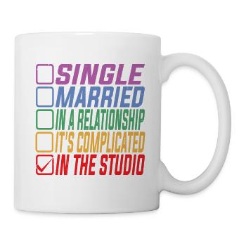 Célibataire, Marié, Dans le Studio 5 - Mug blanc - blanc - Droite