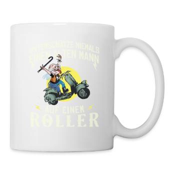 Unterschätze niemals einen alten Mann auf Roller - Tasse - Weiß - Rechts