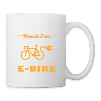Einen alten Mann mit einem E-Bike - Tasse - Weiß - Rechts