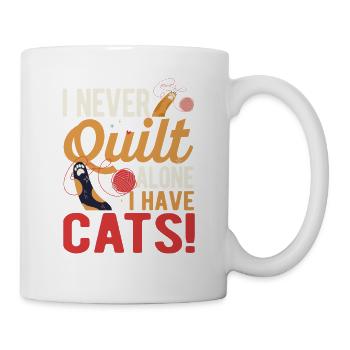 Je n’ai jamais matelassé seul j’ai des chats cousant des courtepointes - Mug blanc - blanc - Droite