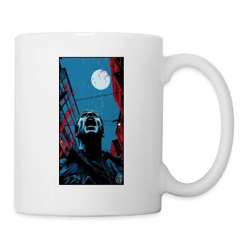 A young man screams in the horror of the dark city - Mug - white - Right
