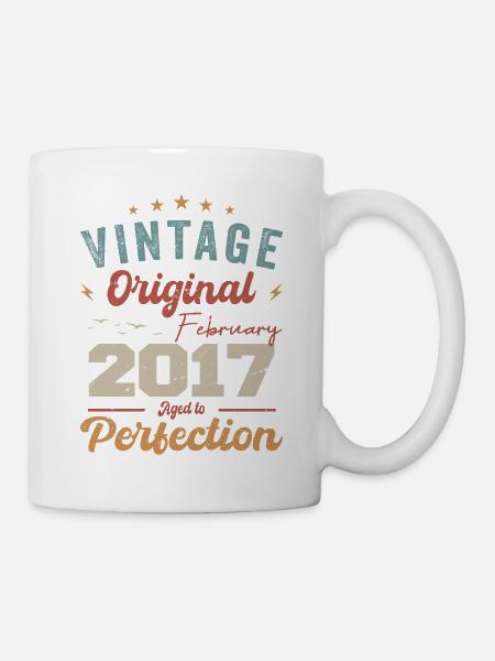 Né en février 2017 millésime 2017 anniversaire - Mug blanc - blanc