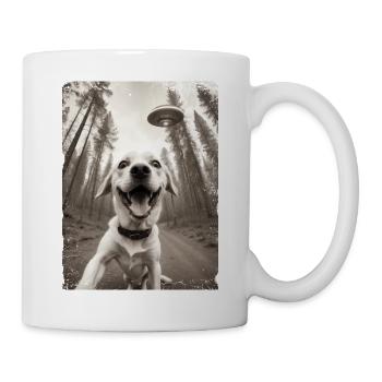 Hunde Selfie mit Außerirdischem Raumschiff - Tasse - Weiß - Rechts