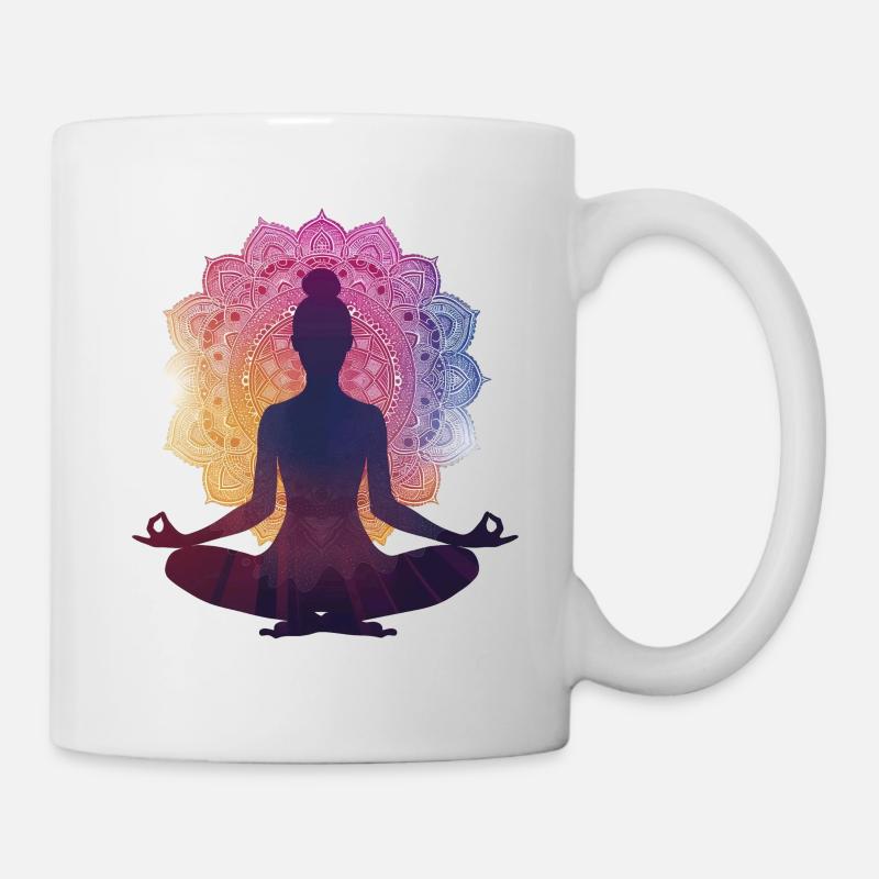Stille in der Pose: Eine Yoga-Silhouette mit Manda - Tasse - Weiß