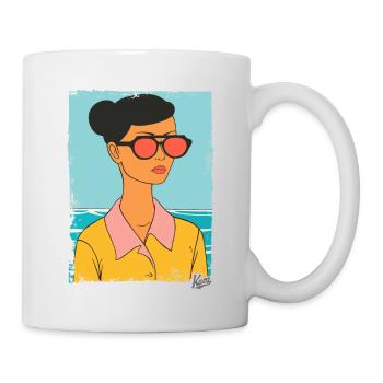 Portrait of a woman in sunglasses - Mug - white - Right