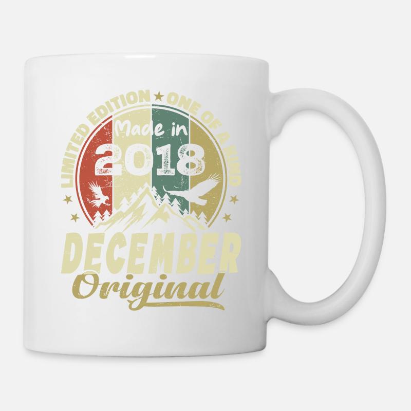 Vintage Cadeau Anniversaire Rétro - Décembre 2018 - Mug blanc - blanc