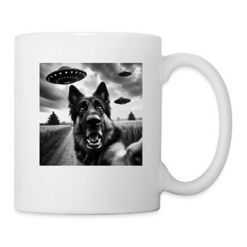 German Shepherd Funny GSP Selfie with UFOs Weird A - Tasse - Weiß - Rechts