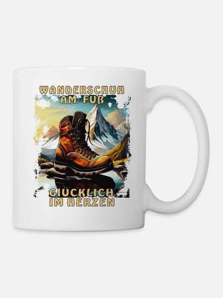 WANDERSCHUH AM FUß GLÜCKLICH IM HERZEN - Tasse - Weiß
