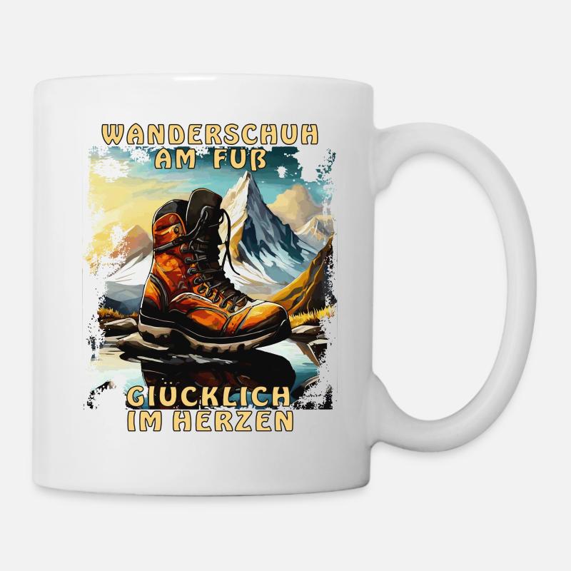 WANDERSCHUH AM FUß GLÜCKLICH IM HERZEN - Tasse - Weiß