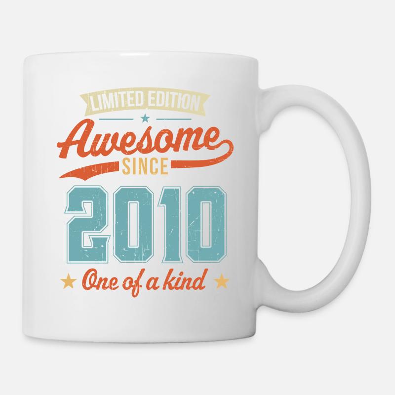 Genial seit 2010 - Tasse - Weiß