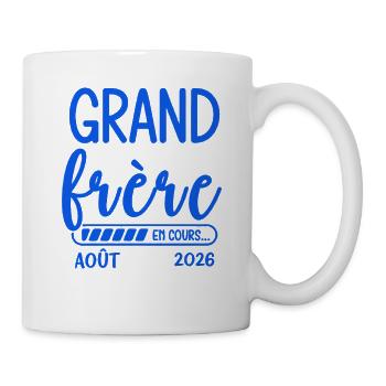 Big Brother August 2026 Schwangerschaftsankündigung Geschenk - Tasse - Weiß - Rechts