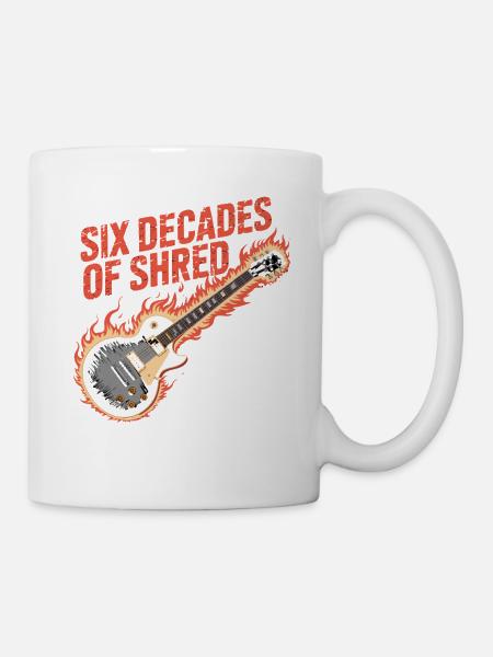 Sechs Jahrzehnte Rock-Gitarre Feuer - Tasse - Weiß