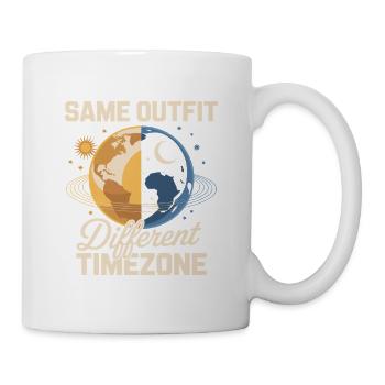 Reisezitat Gleiches Outfit, andere Zeitzone - Tasse - Weiß - Rechts