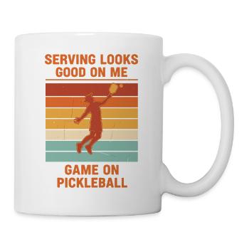 Pickleball-Aufschlag steht mir gut, Spiel auf Spieler - Tasse - Weiß - Rechts