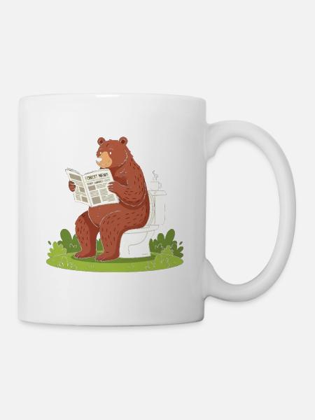 Bär liest Zeitung auf Toilette - Tasse - Weiß