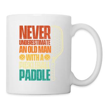 Ne sous-estimez jamais le vieux pickleball - Mug blanc - blanc - Droite
