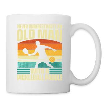 Vieil Homme Pickleball Paddle Ne Sous-estime Jamais - Mug blanc - blanc - Droite