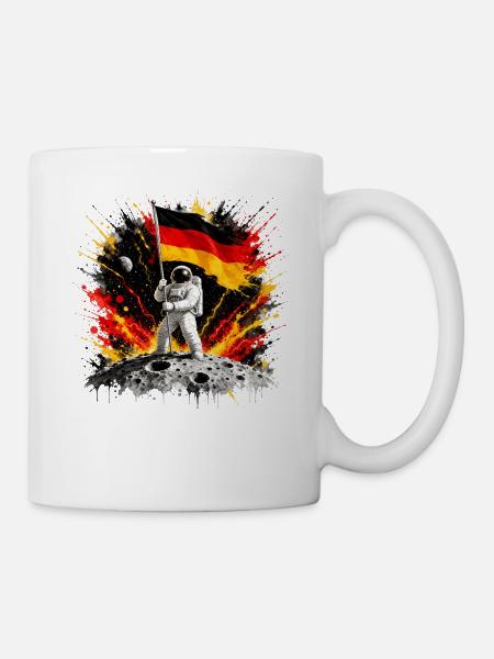 Astronaut mit Deutschlandflagge auf Mond - Tasse - Weiß