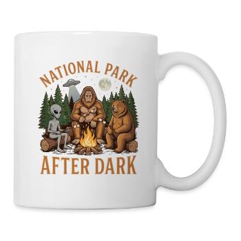 Nationalpark After Dark – Bigfoot Sasquatch - Tasse - Weiß - Rechts