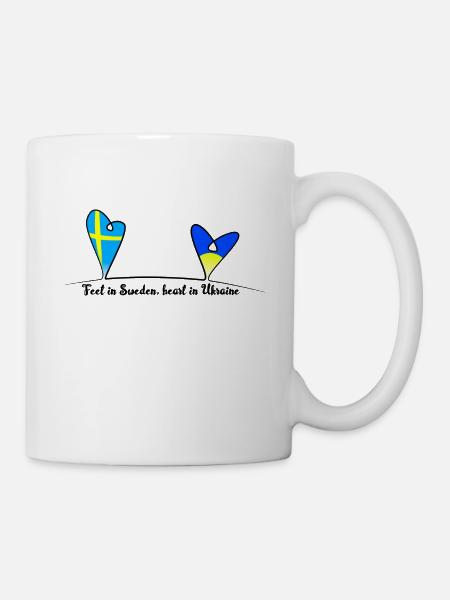Feet in Sweden, heart in Ukraine - Tasse - Weiß