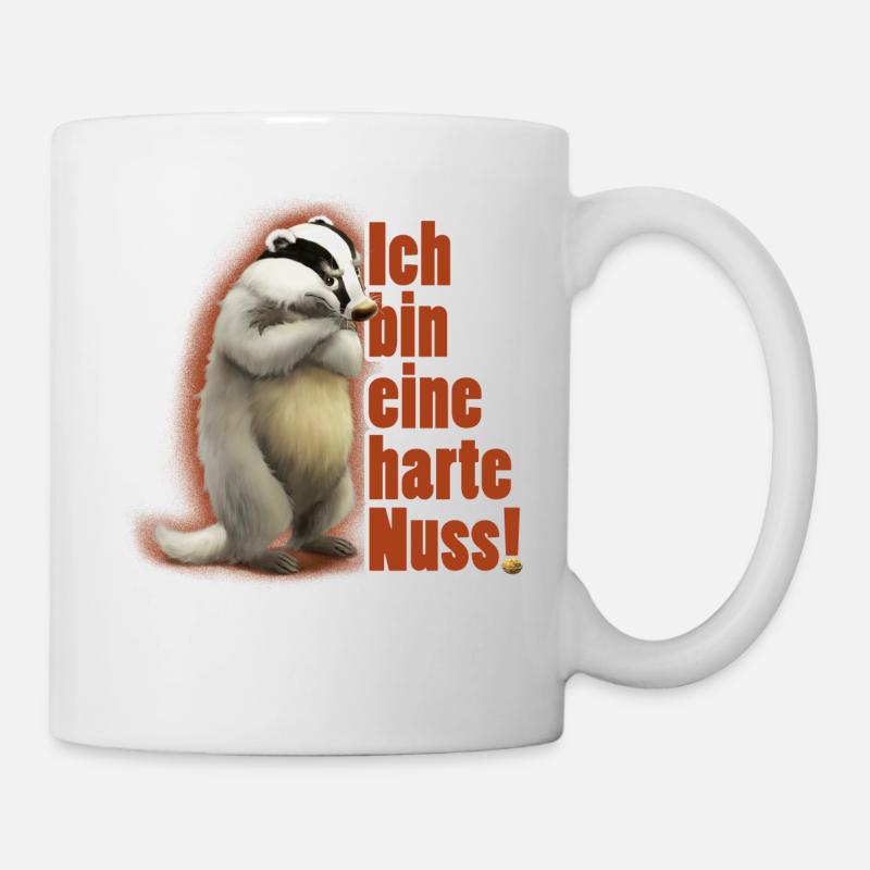 Grimmiger Dachs Die wandernde Nuss - Tasse - Weiß