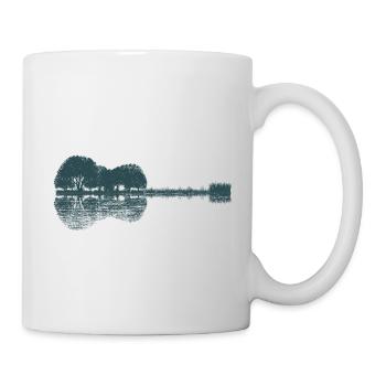 akustische Gitarre - Waldsee - Natur - Spiegelung - Tasse - Weiß - Rechts