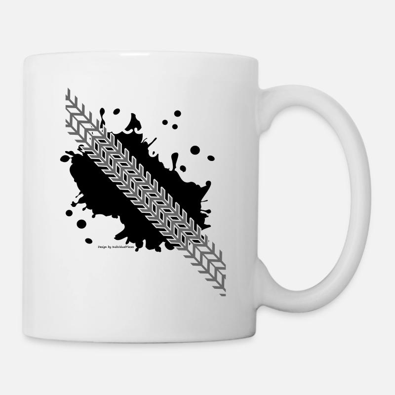 ReifenSpur mit Pfuetze - Tasse - Weiß