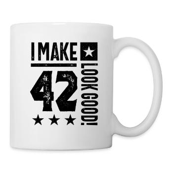 42 Jahre altes Geschenk | 42. Geburtstagsgeschenkideen - Herren - Tasse - Weiß - Rechts