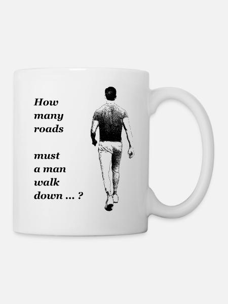 Dylan - Man walking down the road - Mug - white