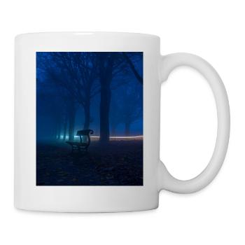 Einsame Bank im nebligen Park - Tasse - Weiß - Rechts