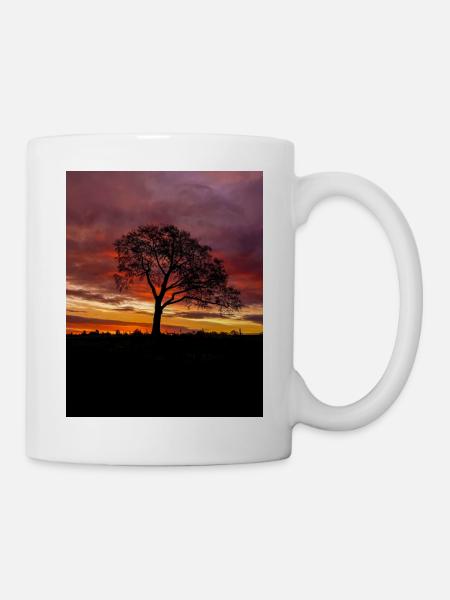 Colourful Sunrise Sky lonely Tree silhouette - Mug - white