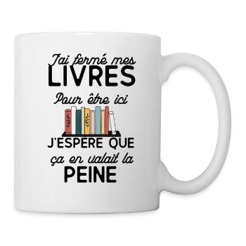 Pastellfarbenes Bücherregal - Tasse - Weiß - Rechts