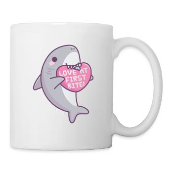 Amour mignon des requins à la première morsure Drôle de Valentine - Mug blanc - blanc - Droite